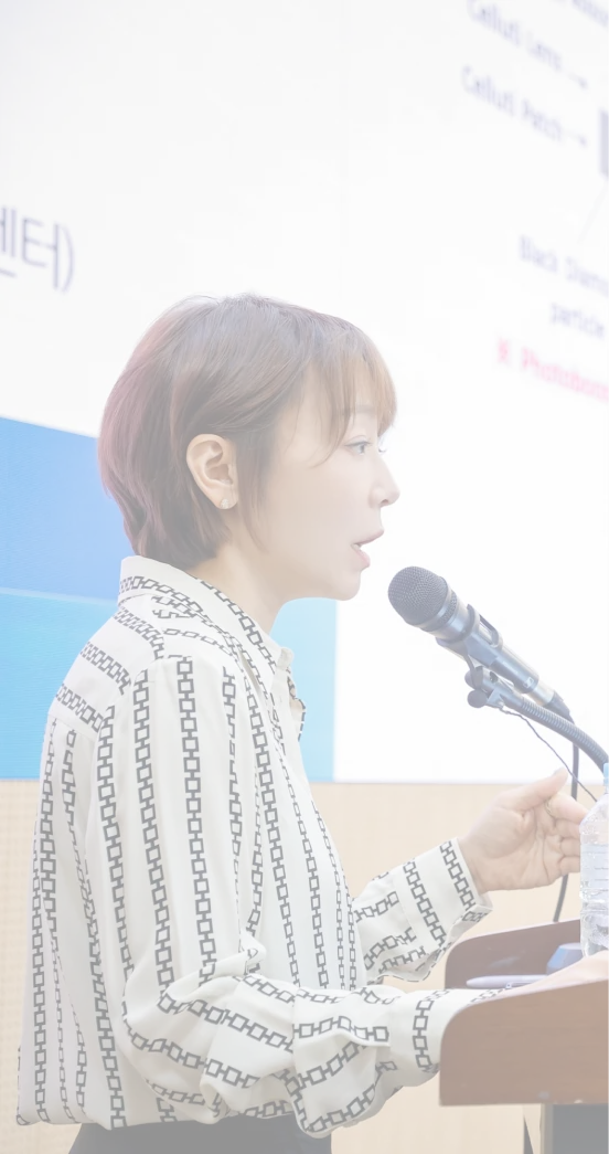 학술대회에서 강연하는 이경은 원장